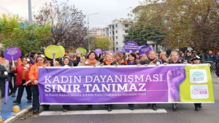 Nilüferde kadınlar şiddete karşı yürüdü