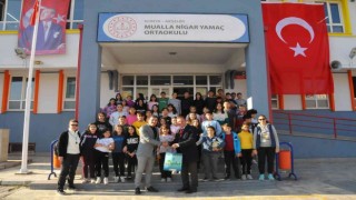 Ödüllü Atık Pil Kampanyasında kazanan okullar hediyelerini aldı