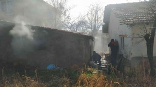 Odunlukta çıkan yangın büyümeden kontrol altına alındı