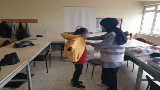 Öğrencilere giyecek yardımı