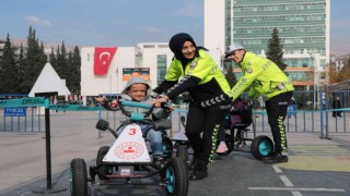 Öğrencilere trafik kuralları anlatıldı