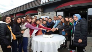 Öğretmenlere sürpriz kutlama
