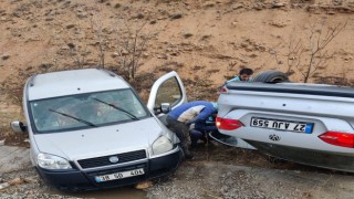 Önünde seyreden araca çarpıp takla attı: 1 yaralı