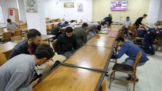 Osmaniyede öğrenciler deprem tatbikatına akşam yemeğinde yakalandı