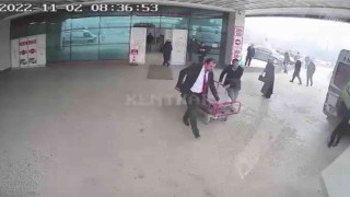 Otobüs şoförü fenalaşan yolcuyu hastaneye yetiştirdi