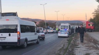 Otomobil tıra çarptı: 1 yaralı