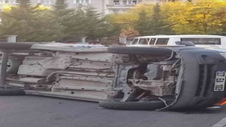 Otomobille çarpışan araç takla attı