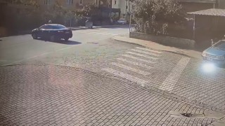 Otomobille motosiklet çarpıştı: 1 kişi yaralandı