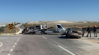 Otomobillerin hurdaya döndüğü kazada 1 kişi öldü, 4 kişi yaralandı