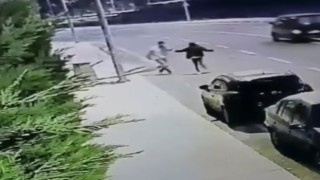 Pendikte genç kıza sokak ortasında şiddet kamerada
