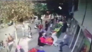 Pendikte kaşar peyniri hırsızı marketten tekmelerle kovuldu
