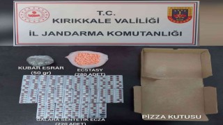 Pizza kutusunda uyuşturucu sevkiyatı: Esrar ve yüzlerce hap ele geçirildi