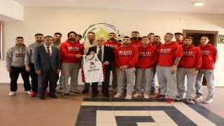 Potanın efeleri Kaymakam Arısoyu maça davet etti