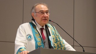 Prof. Dr. Nevzat Tarhan: “Eski çağa takılı kalmak bizi bilimin nesnesi yapar”