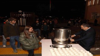 Rektör Altundan öğrencilere çorba ikramı