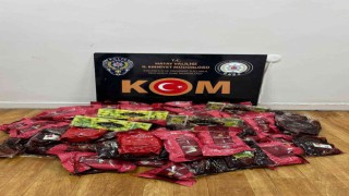 Reyhanlıda 140 kilo kaçak nargile tütünü ele geçirildi.