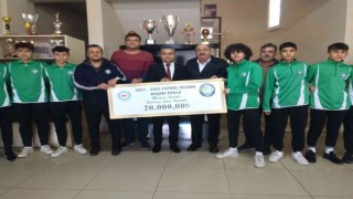 Salihli Belediyespora 20 bin liralık başarı ödülü