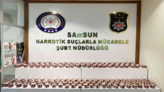 Samsunda bir araçta 28 bin kapsül sentetik ecza ele geçti: 2 gözaltı