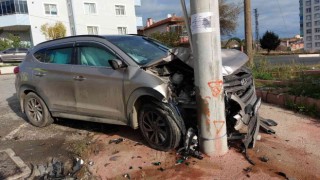 Samsunda cip ile kamyonet çarpıştı: 1i doktor 2 yaralı