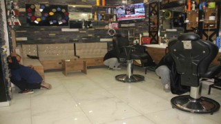 Şanlıurfada berber ve müşteriler kuaför salonunda tatbikata uydu