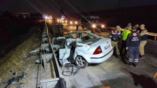 Şanlıurfada tır ile otomobil çarpıştı: 2 ölü, 1 yaralı