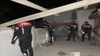 Şehrin dört bir yanındaki metruk binalara baskın