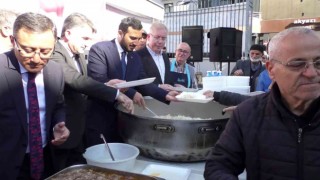 Selanikliler, Atatürkü Dede Pilavıyla andı