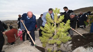 Selçukluda fidanlar toprakla buluştu