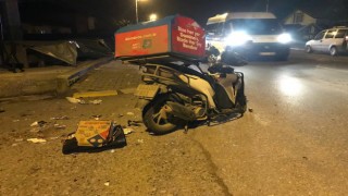Servis minibüsü ile motosiklet çarpıştı: Dominos Pizza kuryesi ağır yaralandı