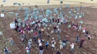 Sezonu kapatan işçiler kovaları fırlattı