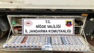 Sigara kaçakçıları yol kontrolünde yakayı ele verdi