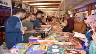 Siirt Kitap Fuarına her kesimden yoğun ilgi