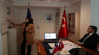 Şilinin Ankara Büyükelçisi Castro Türkçe öğreniyor