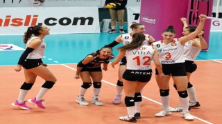 Simge Aköz: İnşallah sezon sonuna kadar hem Türkiyede hem Avrupada böyle devam ederiz