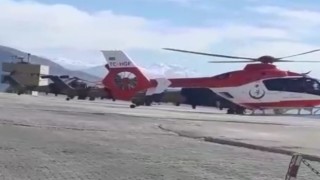 Sınırda kalp krizi geçiren yaşlı adam için ambulans helikopter havalandı