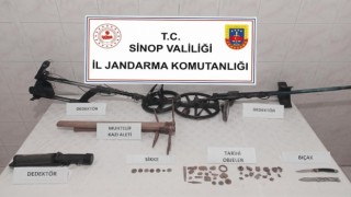 Sinopta kaçak kazı yapan 3 kişi suçüstü yakalandı