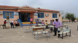 Şırnakta öğrenci ve veliler, öğretmenleriyle okullarının bakımını yaptı