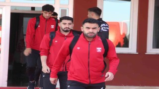 Sivasspor, Slavia Prag maçı için Praga gitti