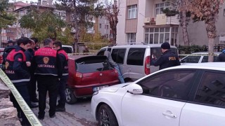 Sivasta feci olay: İki otomobilin arasında sıkışarak hayatını kaybetti
