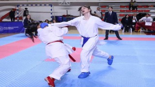 Sivasta yapılan 7. Cumhuriyet Kupası İller Arası Karate Turnuvası sona erdi