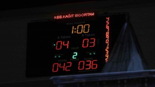 Skorboard arızası maçları erteletiyor