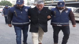 Sokak ortasında eşini öldüren eski polis adliyeye sevk edildi