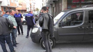 Sultangazideki kazada savrulan araç yan yattı: 1 yaralı