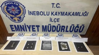 Şüphe üzerine durdurulan araçta çok sayıda uyuşturucu ele geçirildi: 3 gözaltı