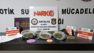 Şüphe üzerine durdurulan araçtan uyuşturucu ve silah çıktı