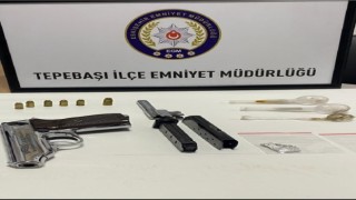 Şüpheli şahıstan silah ve uyuşturucu madde ele geçirildi