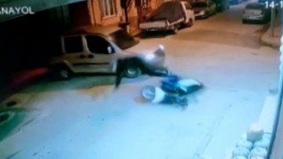 Sürücünün çarptığı bisikletliyi bırakıp kaçtığı anlar kamerada