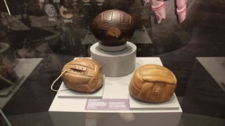 Şut ve Gol: Türk Futbol Tarihi Sergisi tarihe ışık tutuyor