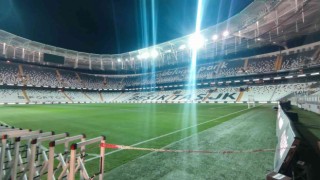 Taraftarlar güvenli bir şekilde stat dışına çıkarıldı