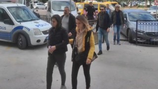 Tartıştığı sevgilisini bıçaklayarak öldüren genç kız adliyeye sevk edildi